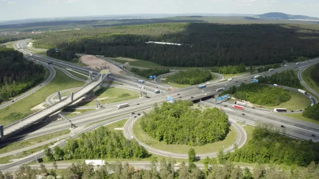 Still from Unsere Geschichte – Lebensader Autobahn