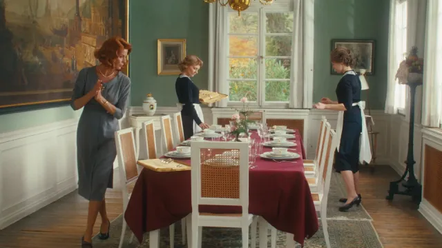 Still from Der Norden zwischen Petticoat und Spätheimkehrern
